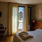 Ξενοδοχείο Albares 3*