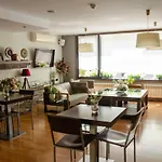 Ξενοδοχείο Albares 3*