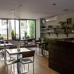 Ξενοδοχείο Albares 3*