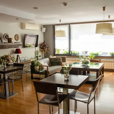Hotel Albares 3*