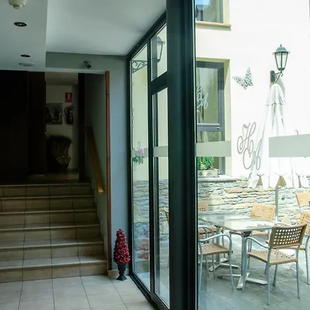 Albares Hotel