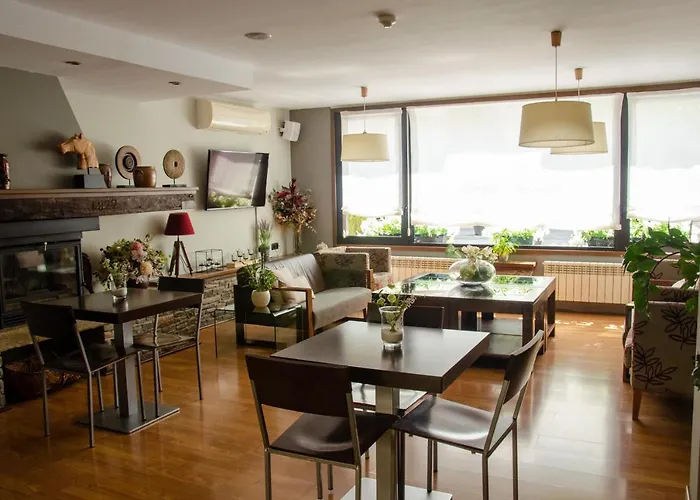 Hotel Albares 3*