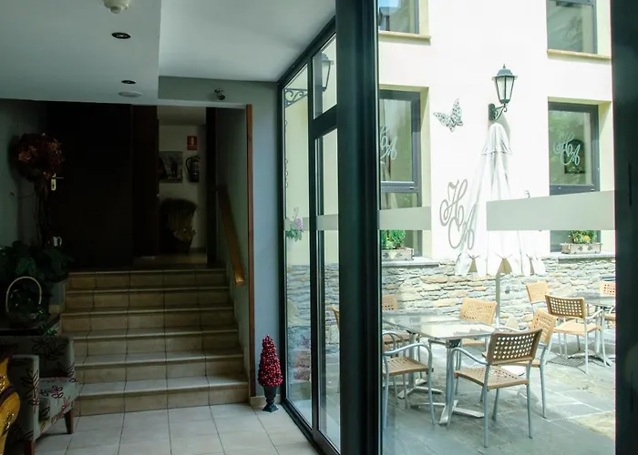 Albares Hotel