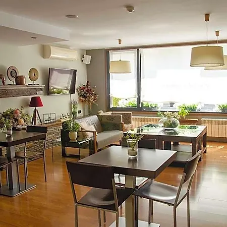 Hotel Albares 3*