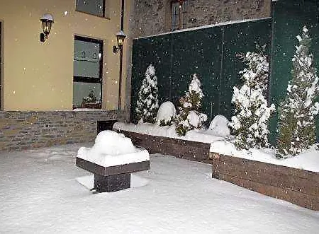 Hotel Albares 3*