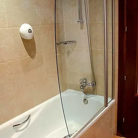 Albares Hotel 3*