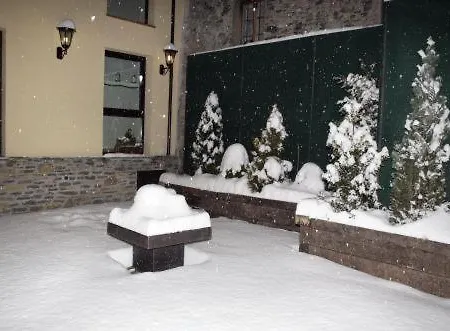 Отель Albares 3*