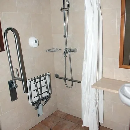 מלון Albares 3*