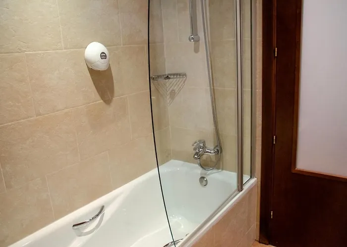 Albares Hotel 3*